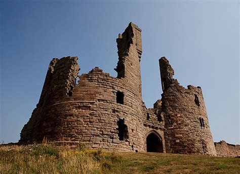14 Picturesque English Castle Ruins English Castles Dunstanburgh