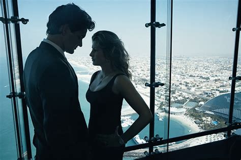 Roger federer apartment in dubai. Roger Federer in Dubai by Annie Leibovitz (2) | Flickr ...