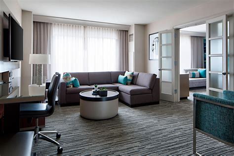 Hotel Rooms And Suites In Indianapolis Indiana Indianapolis Marriot