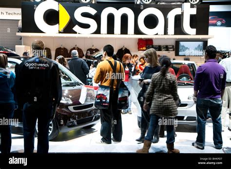 Crowd Smart Car Booth Autoshow Stock Photo Alamy