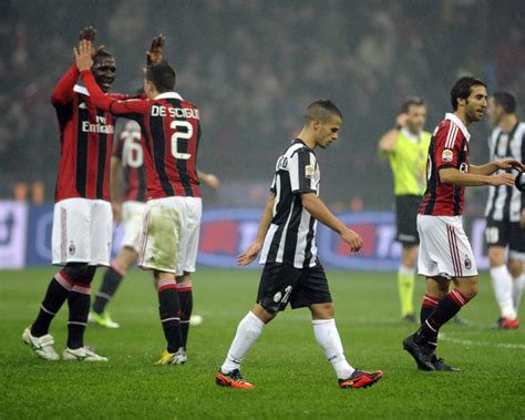 The average height of an nhl player is just over 6 ft 1 in (1.85 m) tall. Sebastian Giovinco Photos Photos - AC Milan v Juventus FC ...
