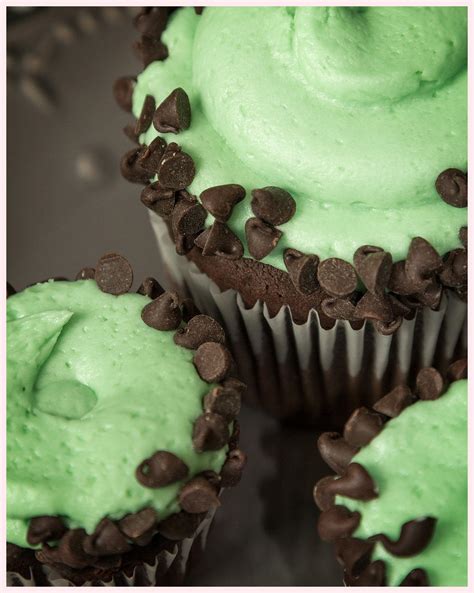 How Sweet It Is Mint Chocolate Chip Cupcakes