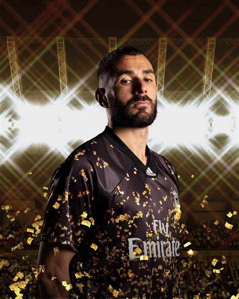 For the first time, this shirt will be available for physical purchase from the adidas online store , on realmadrid.com and in the adidas stores at the santiago bernabéu and in gran vía. Le Real Madrid dévoile un maillot spécial avec EA Sports