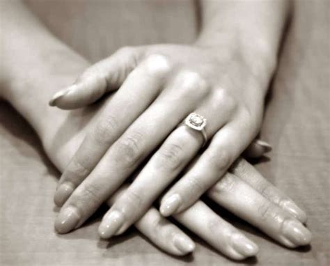 In some cultures the wedding ring is worn on the ring finger of the left hand and in others it is. How to Choose An Engagement Ring to Suit Your Hand - Jewelry Guide
