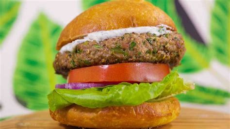Zaatar Burger The Queen Of Burgers Turns To The Middle East For