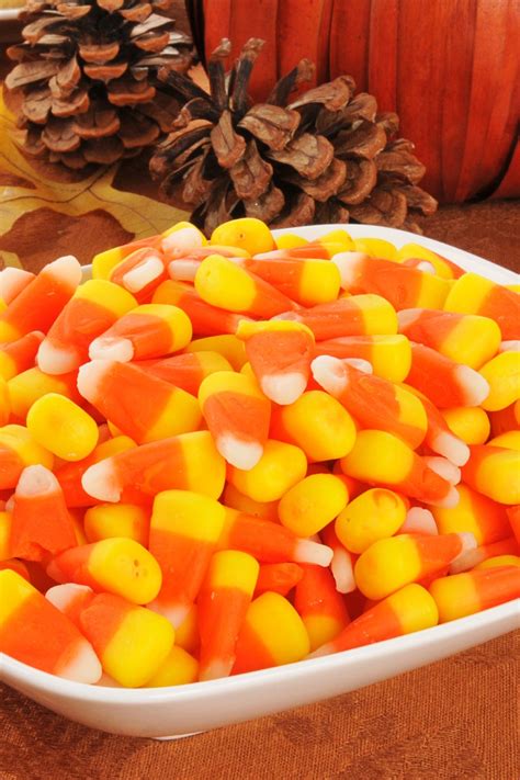 You see it at every party, in every store window display, and eat it by the handful while driving home from a really depressing day. Candy Corn | KitchMe