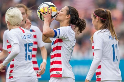 Carli Lloyd Scores Th Goal For U S Women S Soccer Team In Win Over Mexico