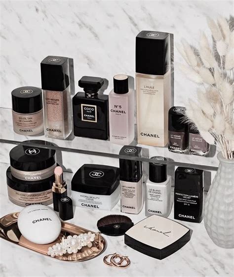 Beauty Essentials Chanel Makeup Chanel Beauty Makeup Brands
