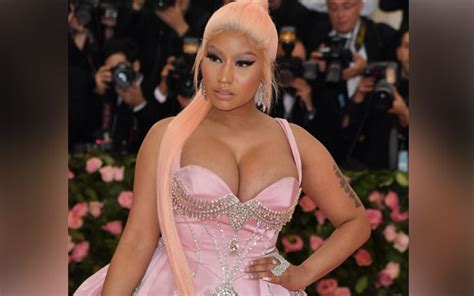 Nicki minaj has seen success well beyond the mainstream, exploding into international pop stardom since singing with signing a record deal with lil wayne's young money entertainment in 2009. US rap queen Nicki Minaj announces she's 'preggers' | Free ...