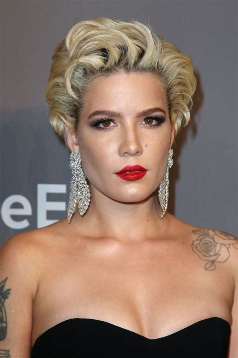 382 ответов 120 ретвитов 3 728. Halsey - 2018 amfAR Gala in NYC