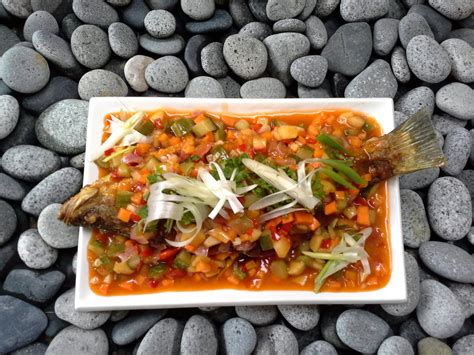 Berikut resep gurame ikan gurame asam manis dan cara rahasia membuat saos seenak restoran. Laman Dapur Helen: SIAKAP MASAM MANIS ALA SIAM