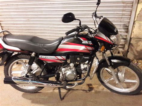 Hero honda cd deluxe is hero honda's entry level crusader which is best in the class for performance and fuel efficiency. Used Hero Honda Cd Deluxe Bike in Mumbai 2010 model, India ...