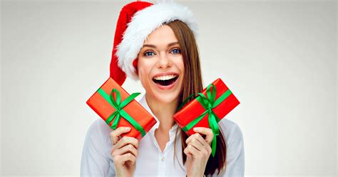 December 25 was first identified as the date of jesus' birth by the roman historian sextus julius africanus in the early 3rd century. Christmas Gift Ideas For Girlfriend - Quiz - Christmas The ...