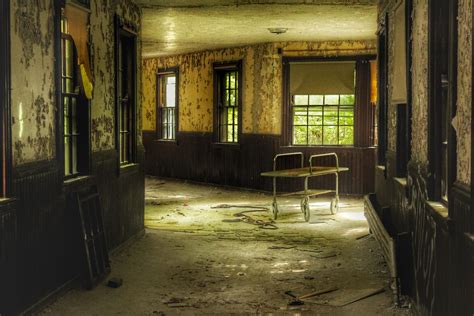 Hallway In An Abandoned State Mental Hospital X OC R AbandonedPorn