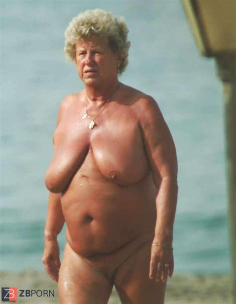 Mamie nue sur la plage Photos porno par catégorie gratuitement