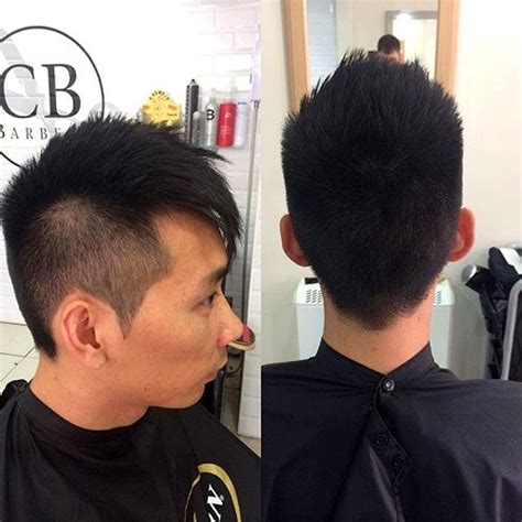 Homme à la coupe mi longue aux reflets blonds. 40 nouvelles coiffures pour hommes asiatiques - Vogued List : Découvrez nos listes d'inspiration ...