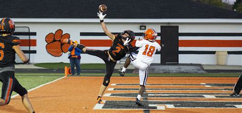 Wheelersburg Routs Waverly To Uphold Their Top Of Soc Status Woub