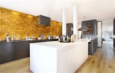 Green and gold kitchen ideas. 8 Golden Backsplashes That Will Totally Make You Swoon ...