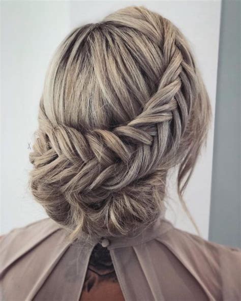 21 Super Easy Updos For Beginners To Try In 2020 Loose