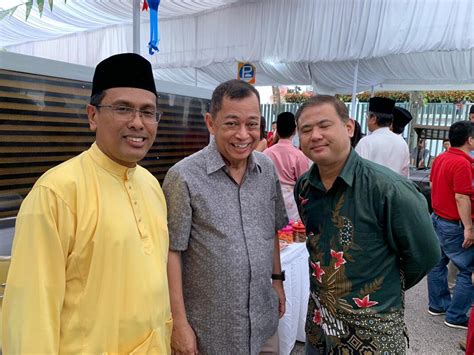 Hari raya puasa is the celebration at the end of the ramadan month of fasting. Hari Raya 2019