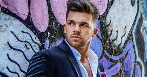 Leandro was born in 1980s, in the middle of millennials generation. El comentado video de Leandro Penna sobre manifestaciones