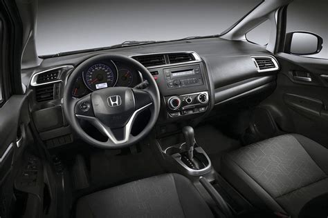 The 2019 honda fit interior offers a balance of versatility and comfort that makes it distinct in the market for subcompact cars. Honda Fit 2016: tabela de preços, fotos e especificações ...