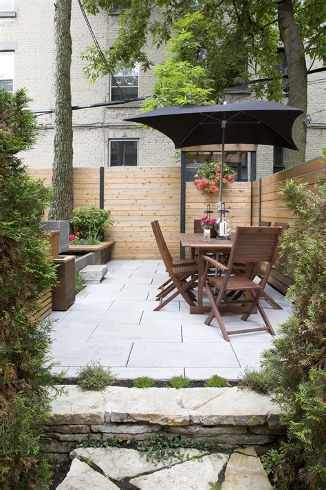 Landscape Inspiration: A Dozen Lush & Lovely Townhouse Backyards Modern