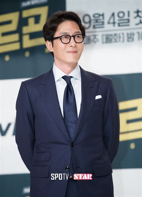 He died on monday, october 30th, 2017, after a. UPDATE] Evidence suggests Kim Joo Hyuk's car crash was ...