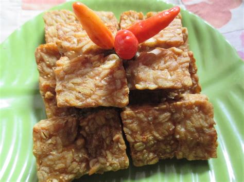 250 gr tpg terigu, 30 ml minyak goreng, 50 gr margarin, 80 ml air, 1/2 sdt gula, 1/2 sdt garam, sesuai selera utk isian, 175 gr tpg protein rendah, 40 gr margarin, 38 cc minyak goreng, 1/4 sdt garam, 50 ml air, 1/4 sdt gula. Resep Ayam Penyet Sedap - Surasmi Y