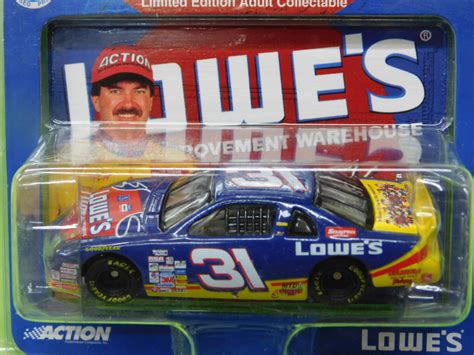 Skinner was selected by richard childress racing to drive the #3 gm goodwrench chevrolet silverado in he continued to struggle when the team switched to pontiac in the 2003 nascar sprint cup season. Mike Skinner Diecast Cars