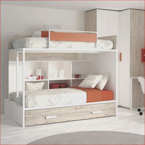 Un buon letto a castello è la soluzione ideale per risparmiare spazio nella camera dei bambini oppure per allestire le camere di un ostello. Immagini Letto A Castello