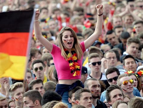 World Cup Hottest Fans Usa Vs Germany Photos World Cup Hottest