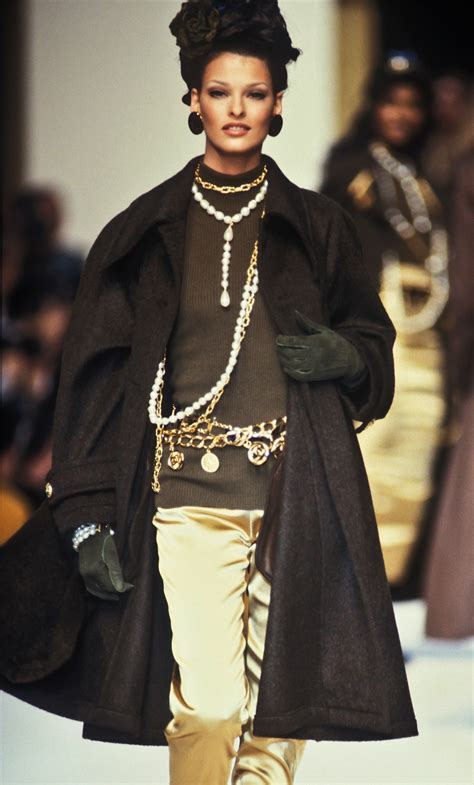 Linda Evangelista Chanel Runway Fw 1992 Chanel Runway Fashion