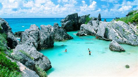 A Short Travel Guide To Bermuda Which Is Weird Beautiful And Filled