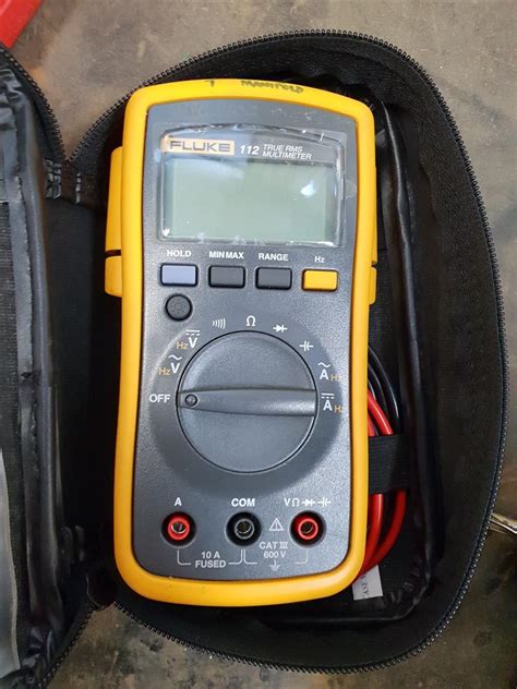 Fluke True Rms Multimeter Model 112 With Carry Pouch Not Tested