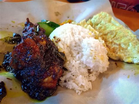 Today menu buka puasa are ayam kicap & sambal gesek 3 budak gemok, kerepek bayam brazil and watermelon juice. Nasi 3 Budak Gemok Kota Dame - Monolog Kakmim
