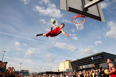 Dunking Basketball Entertainment For Events Streets United