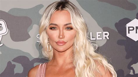 The Untold Truth Of Lindsey Pelas