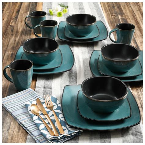 Because a few items broke, there are 10 place settings, comes with dinner plates, salad plates and bowls. Square Dinnerware Set For 8 85Pcs Stoneware Kitchen