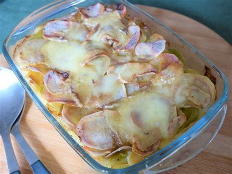 Gratin de poireaux pommes de terre et tomme CVOUSLECHEF Le Blog