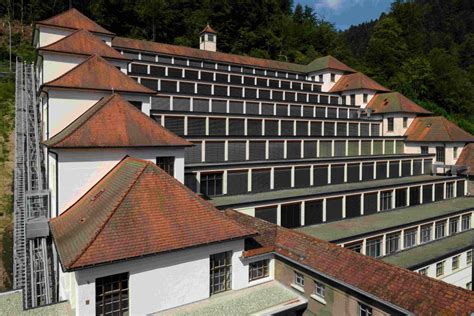Uhrenfabrik Junghans Terrassenbau Museum • Ausflugsziele Schramberg