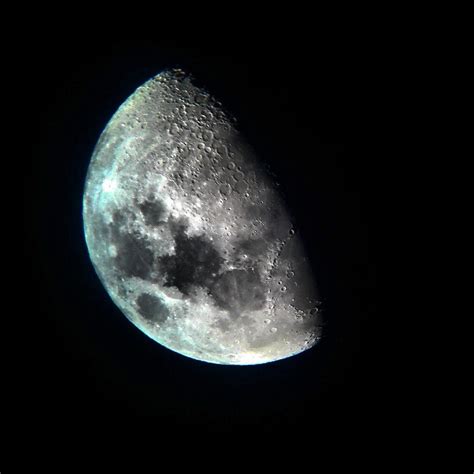 Tonights Waxing Gibbous Moon From Bristol Uk Caught With A