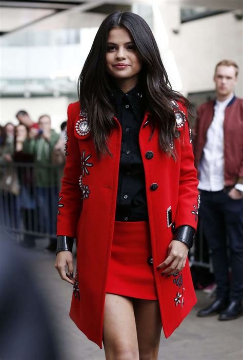 Selena Gomezs Best Outfits All Have One Thing In Common