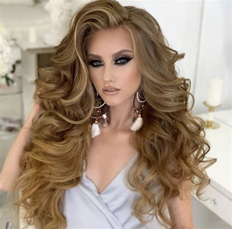 24 Big Loose Curls Hairstyles Hairstyle Catalog