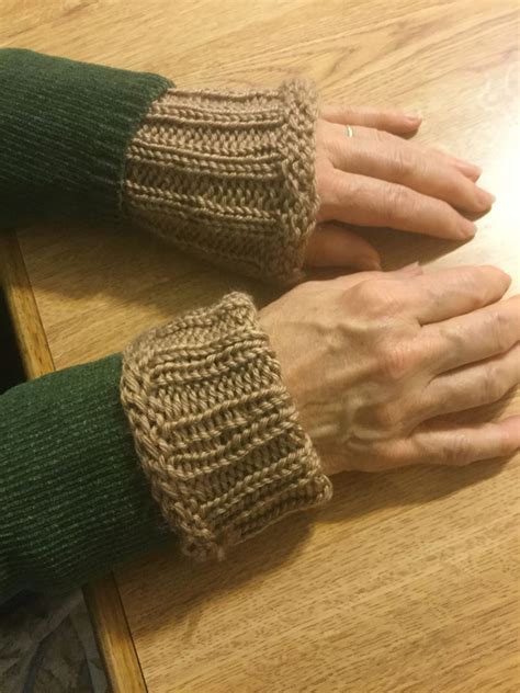 My Knit Wrist Warmers My Pattern 4 Ply Yarn 5 Size 8 Short Double
