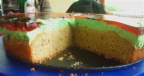 Götterspeise mit 1 tasse kaltem wasser anrühren und ca. Waldmeister - Kuchen - Ein raffiniertes Rezept | Chefkoch.de