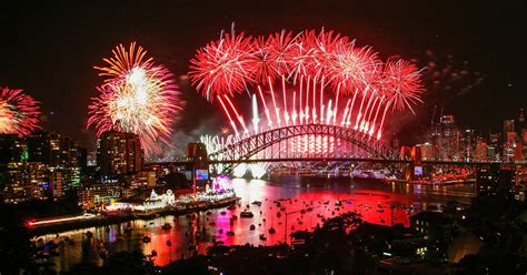Watch Countries Around The World Celebrate New Year's Eve 2018 | HuffPost