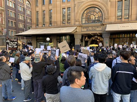 A cop who was filmed yelling free palestine and hugging a protester is being investigated over impartiality.the met police officer was filmed duri. Free Hong Kong protest today in Sydney, Australia. 加油 ...