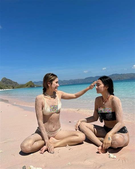 10 Hot Sexy Ratu Felisha Bikini Pics