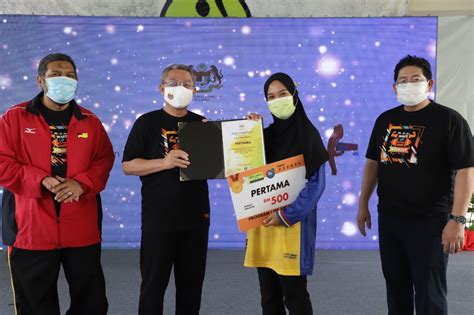 Überprüfen sie die übersetzungen von 'pusat kesihatan komuniti' ins deutsch. Wellnes Hub Disediakan KKM Untuk Promosi Kesihatan Kepada ...